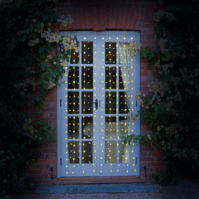 Smart Solar Eureka Curtain Lights Mains-Powered Warm White 256 Led Indoor & Outdoor String Lights