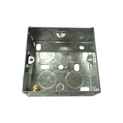 B&Q Metal 25Mm Single Pattress Box