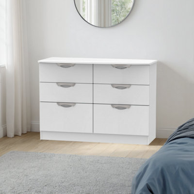 B&Q Chelsea Ready Assembled Gloss White No Effect 6 Drawer Midi Chest (H)795Mm (W)1120Mm (D)415Mm