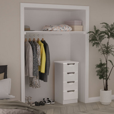 B&Q Rovigo Ready Assembled Matt White 4 Drawer Bedside Chest (H)878Mm (W)395Mm (D)411Mm