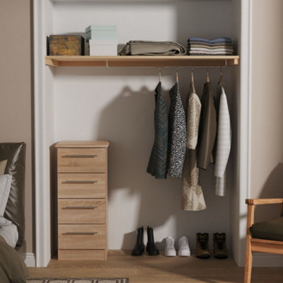 B&Q Bergamo Ready Assembled Bardolino Oak Effect 4 Drawer Bedside Chest (H)878Mm (W)395Mm (D)411Mm