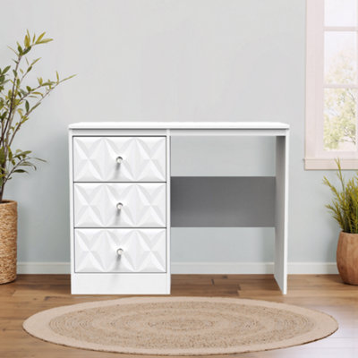 B&Q Genoa Ready Assembled Matt White 3 Drawer Non-Extendable Dressing Table (H)756Mm (W)969Mm (D)395Mm