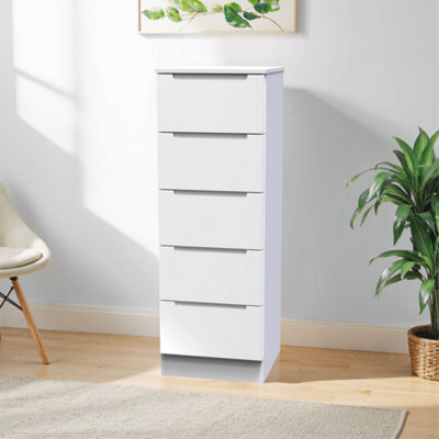 B&Q Messina Ready Assembled Matt White No Effect 5 Drawer Bedside Chest (H)1067Mm (W)370Mm (D)390Mm