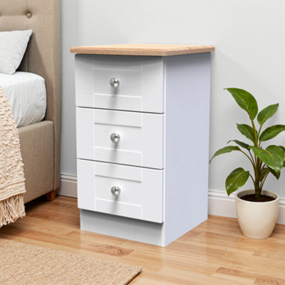 B&Q Santander Ready Assembled Matt White & Oak 3 Drawer Wide Bedside Chest (H)692Mm (W)395Mm (D)411Mm