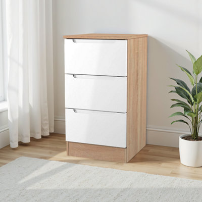 B&Q Messina Ready Assembled White & Oak 3 Drawer Bedside Chest (H)685Mm (W)370Mm (D)390Mm