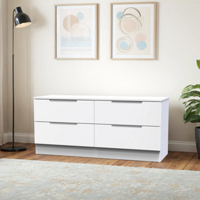 B&Q Messina Ready Assembled Matt White No Effect 4 Drawer Wide Chest (H)495Mm (W)1100Mm (D)390Mm