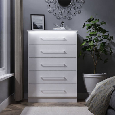 B&Q Pisa Ready Assembled Matt White Built-In Lighting 5 Drawer Chest (H)1074Mm (W)765Mm (D)415Mm
