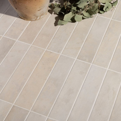 Ca’pietra Amalfi Ivory White Matt Terracotta Effect Porcelain Indoor Wall & Floor & Wall Tile, Pack Of 26, (L)280Mm (W)70Mm
