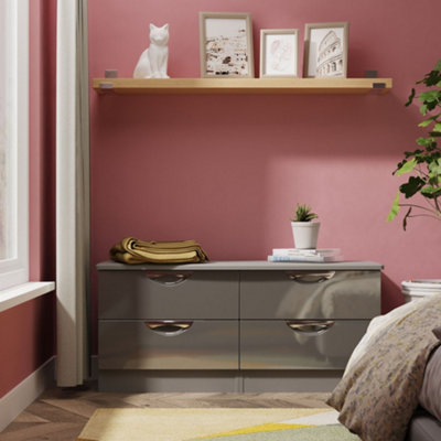 B&Q Rovigo Ready Assembled Gloss Dusk Grey 4 Drawer Chest (H)1118Mm (W)502Mm (D)414Mm