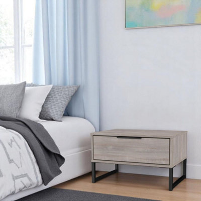 B&Q Marsala Ready Assembled Grey Oak Grey Oak Effect 1 Drawer Bedside Table (H)348Mm (W)575Mm (D)395Mm