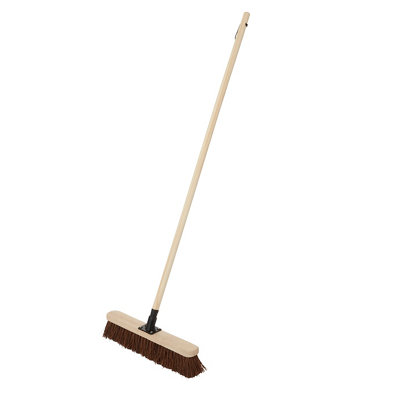 B&Q Straight Stiff Bassine Indoor & Outdoor Broom, (W)450Mm