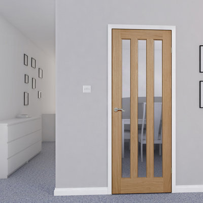 Fortia Vertical 3 Lite Clear Glazed Contemporary Natural Oak Veneer Internal Timber Door, (H)1981Mm (W)686Mm (T)35Mm