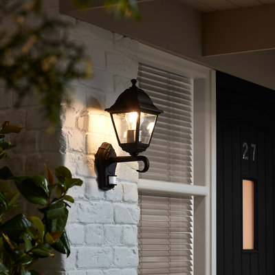 B&Q Varennes Fixed Matt Black Pir Motion Sensor Outdoor Lantern Wall Light 60W