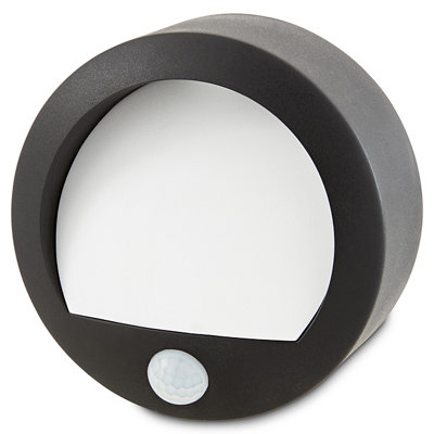 Goodhome Fixed Matt Black Integrated Led Pir Motion Sensor Outdoor Wall Light 1W