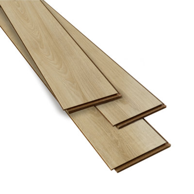 Goodhome Cleobury Structured Oak Effect Laminate Flooring Sample