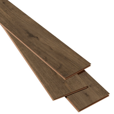 Goodhome Bicester Wide Brown Structured Oak Effect Laminate Flooring Sample