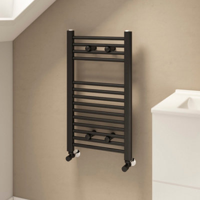 Flomasta Flat Black 928Btu Vertical Towel Radiator (W)400Mm X (H)700Mm