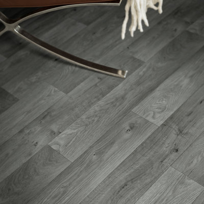 B&Q Precut Dark Grey Wide Natural Oak Plank Effect Sheet Vinyl, 4M²