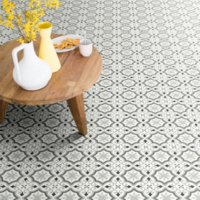 B&Q Precut Grey & White Contemporary Patterned Tile Effect Sheet Vinyl, 6M²