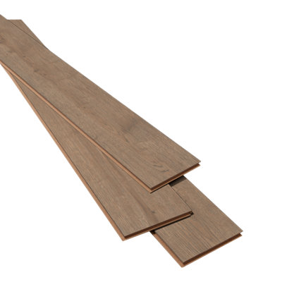 Goodhome Faversham Natural Oak Effect Structured Laminate Flooring Sample