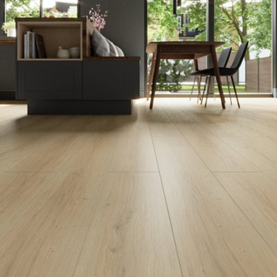 Goodhome Broadstairs Natural Wood Effect Structured Laminate Flooring, 1.99M²