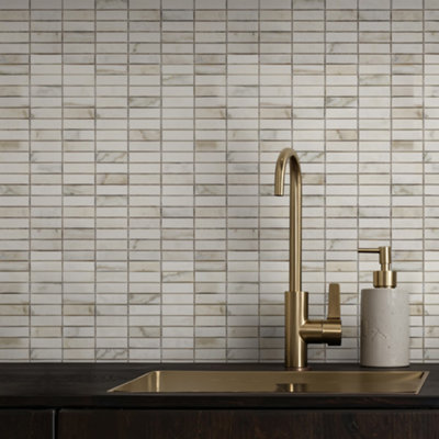 Goodhome Manat White & Gold Matt Muretto Marble Mosaic Tile, (L)300Mm (W)304Mm