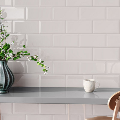 Goodhome Trentie Beige Gloss Textured Ceramic Indoor Wall Tile, Pack Of 50, (L)200Mm (W)100Mm
