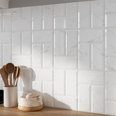 Goodhome Trentie White Gloss Marble Effect Textured Ceramic Indoor Wall Tile, Pack Of 50, (L)200Mm (W)100Mm
