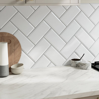 Goodhome Trentie White Gloss Textured Ceramic Indoor Wall Tile, Pack Of 50, (L)200Mm (W)100Mm