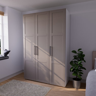B&Q Atomia Contemporary Matt Pebble Tall Triple Wardrobe (H)2247Mm (W)1000Mm (D)580Mm
