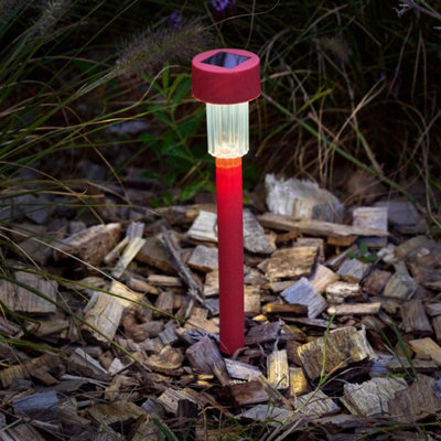 B&Q Red Solar-Powered 3Lm Integrated Led Outdoor Stake Light